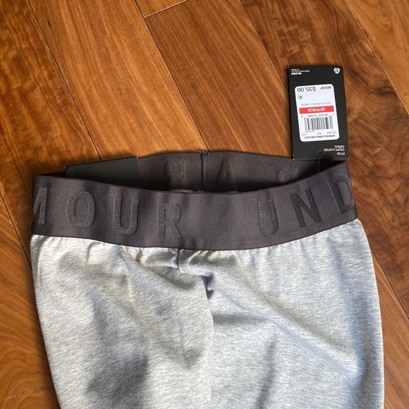 Under Armour favorite graphic leggings - Picture 6 of 7